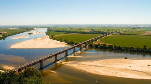 The Tejo at Santarém (photo: CVR Tejo)